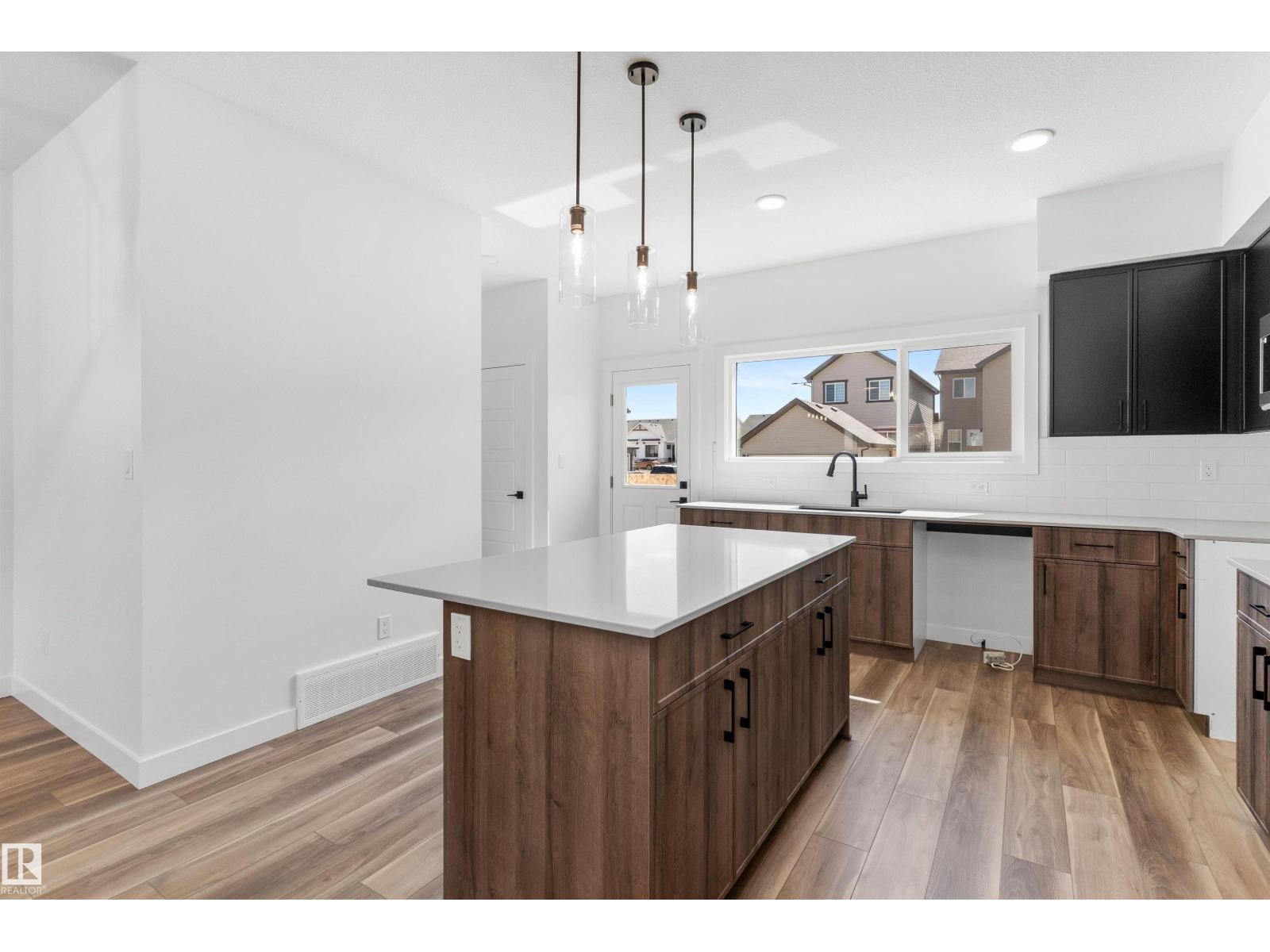 20619 43 AV NW - 16