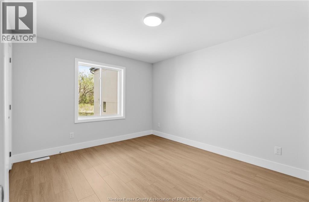 2142 DAYTONA, Windsor, Ontario, N9C2L7 — Photo 16