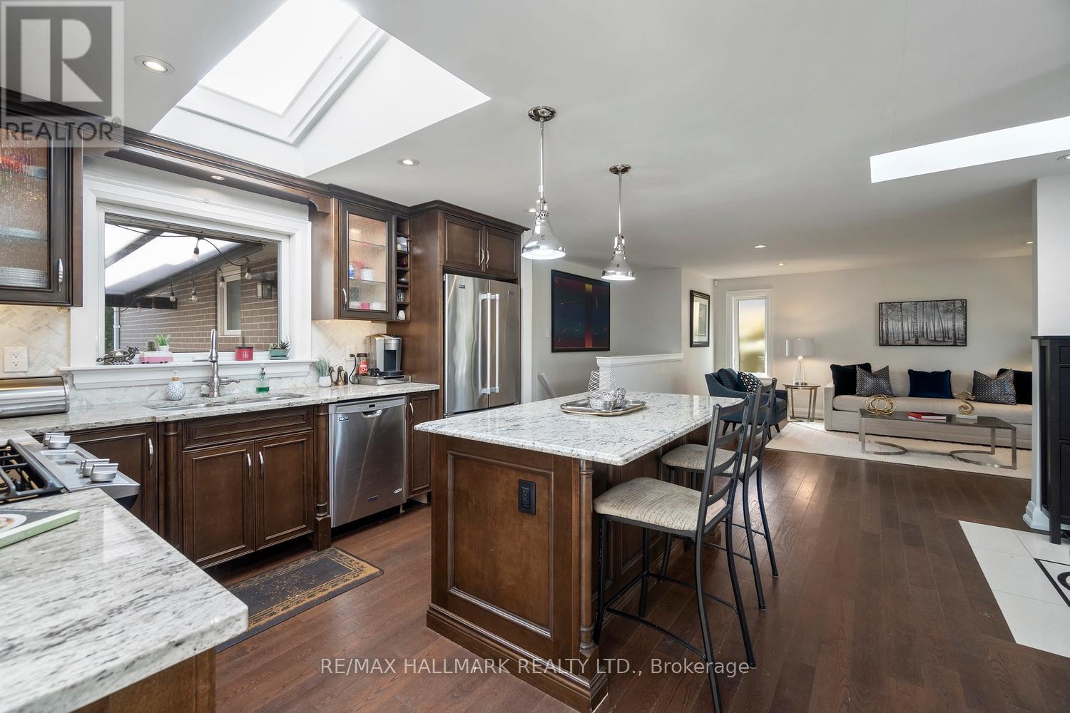 37 LEWIN CRESCENT - 5