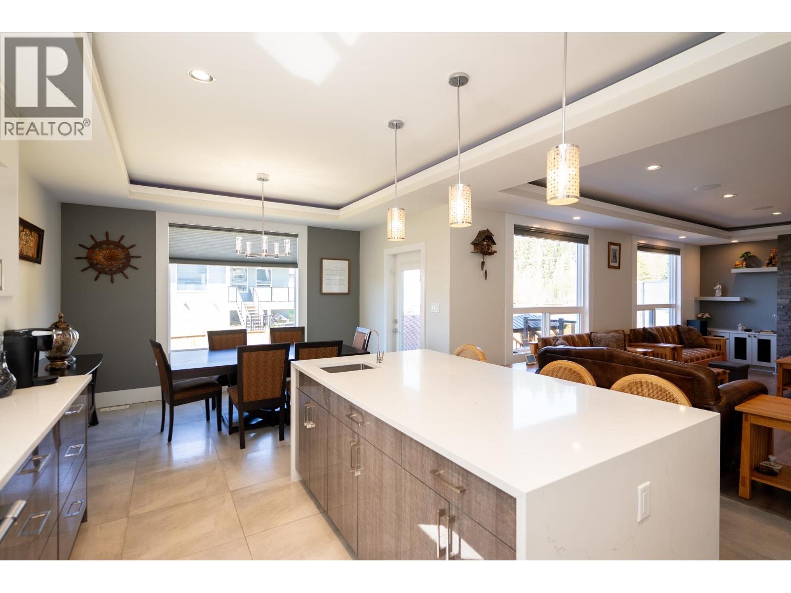 3938 AREND DRIVE - 12