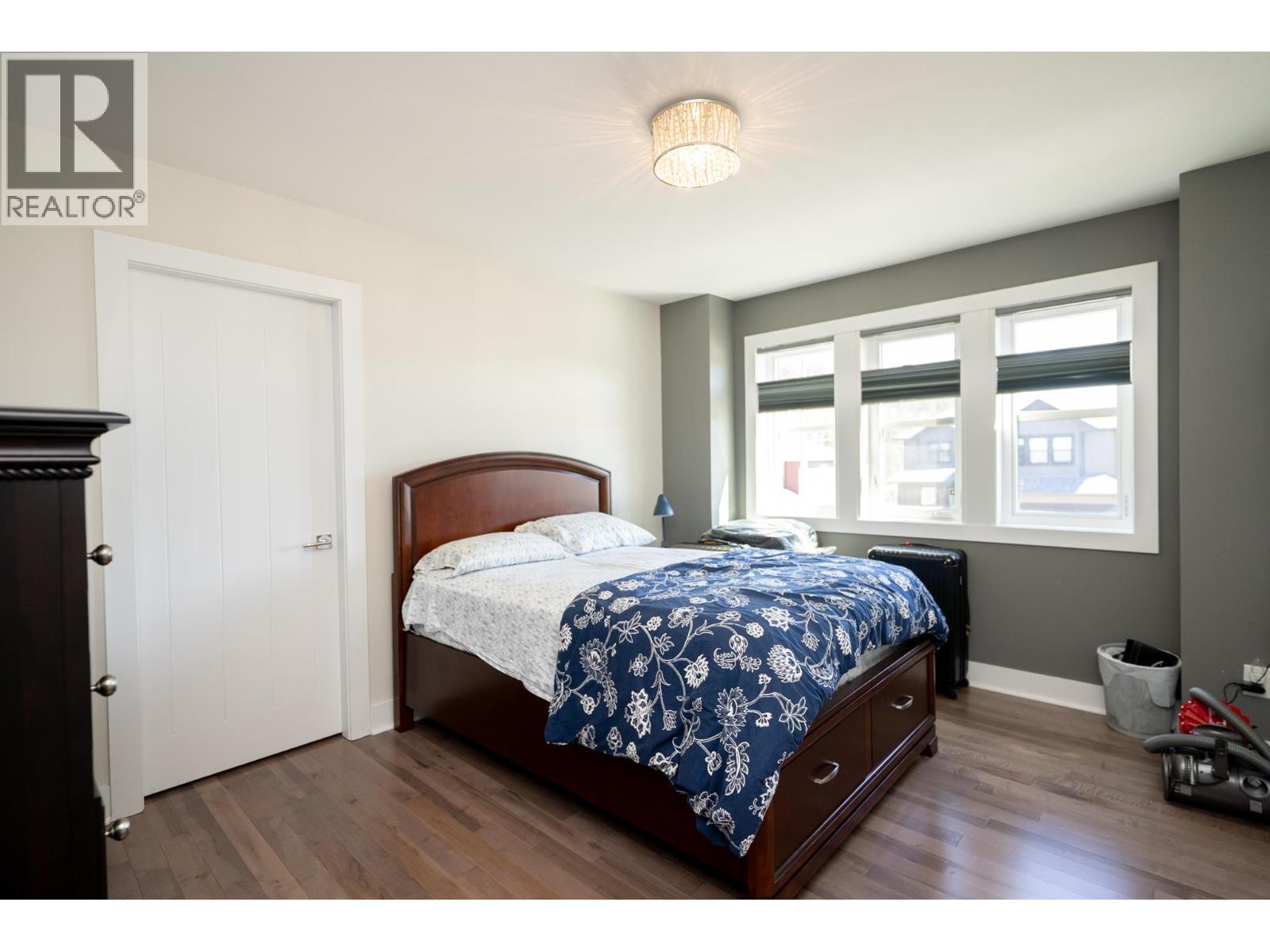 3938 AREND DRIVE - 23