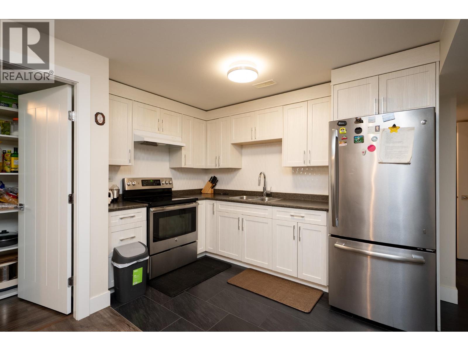 3938 AREND DRIVE - 32