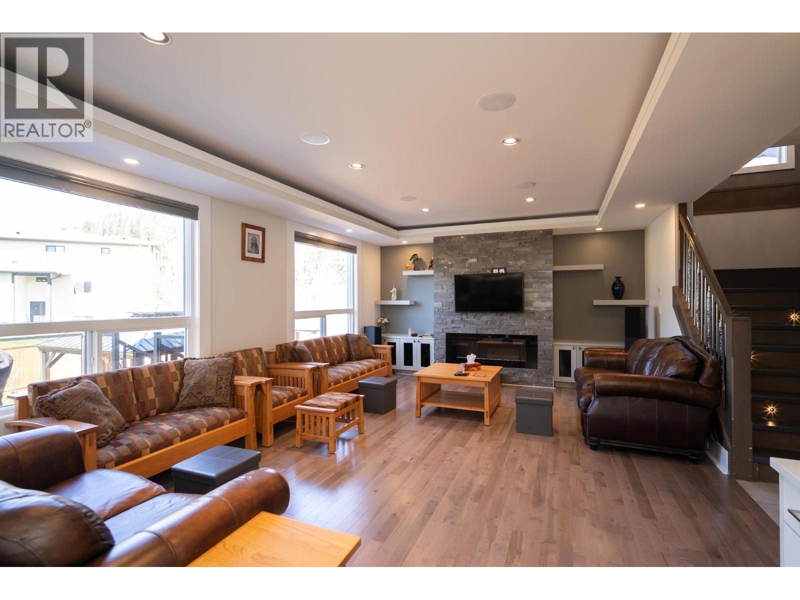 3938 AREND DRIVE - 6