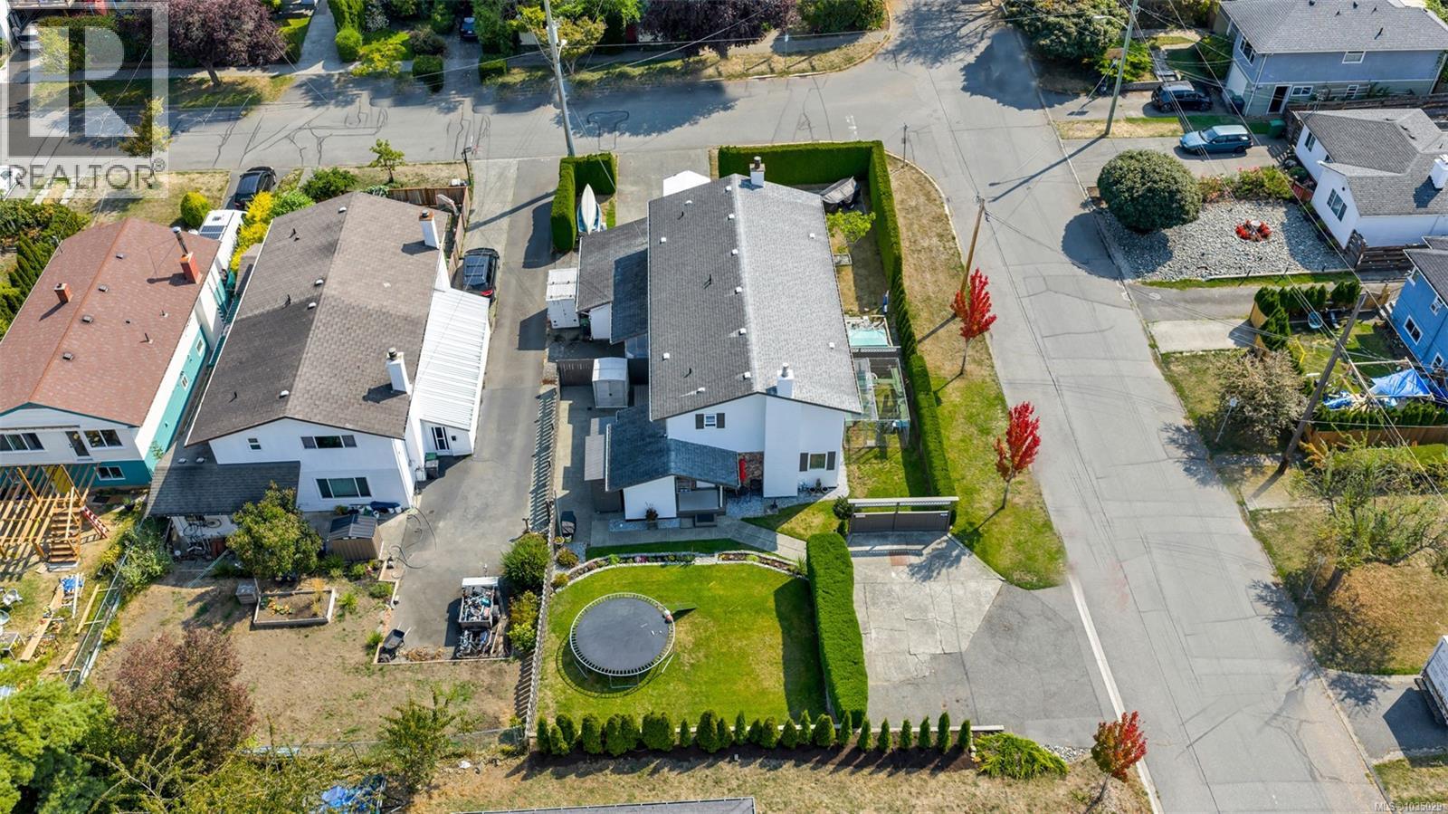 920 Agnes St - 25