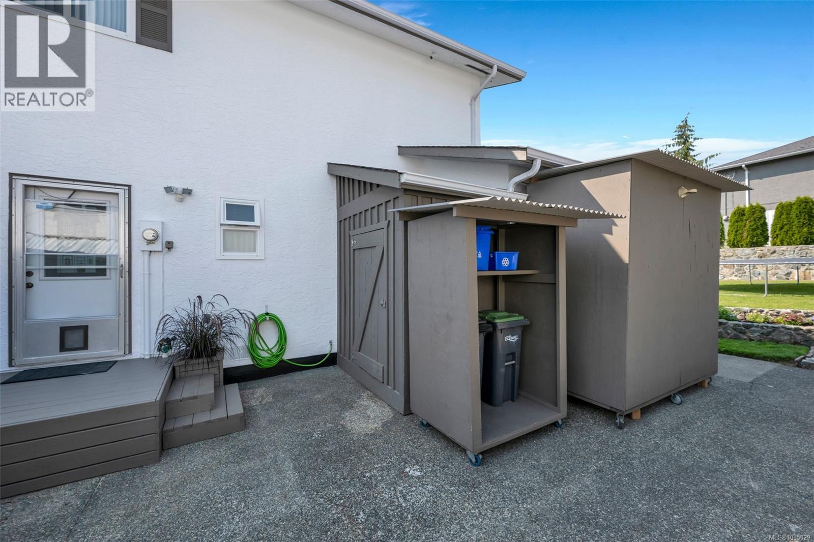 920 Agnes St - 32