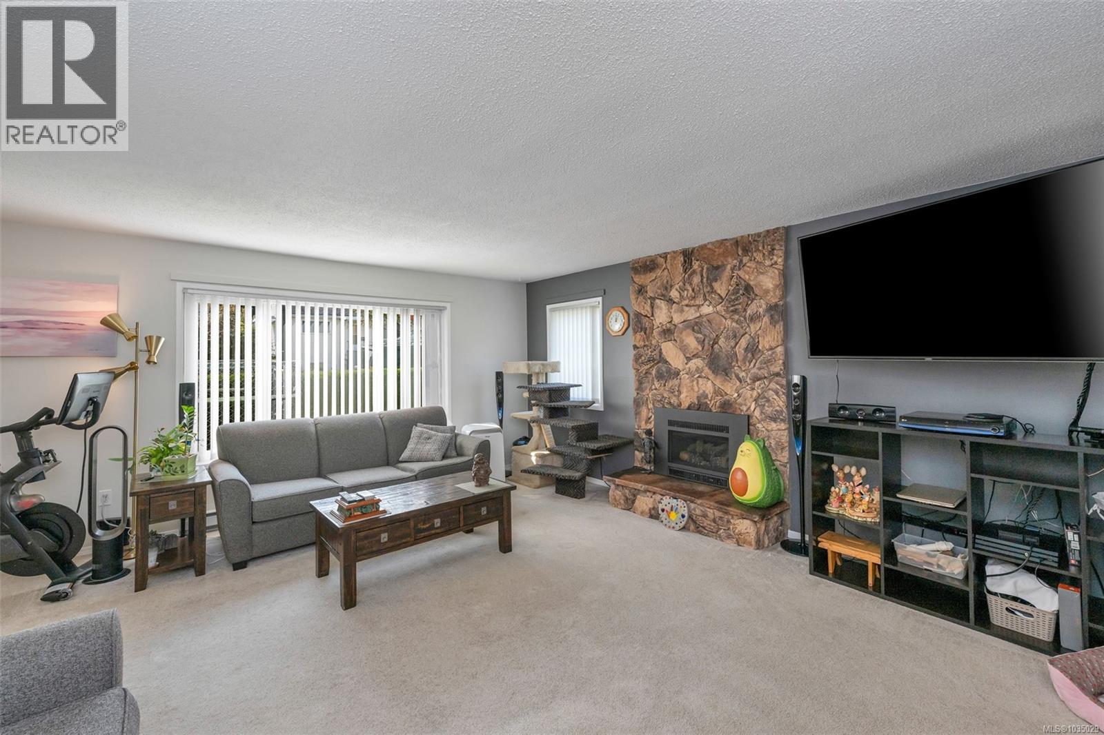 920 Agnes St - 51