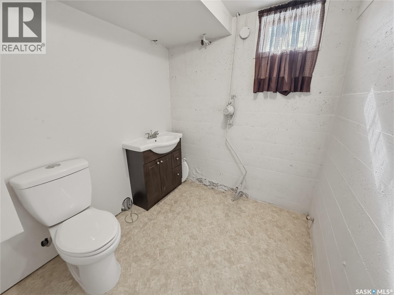 316 Dennis STREET — photo 18