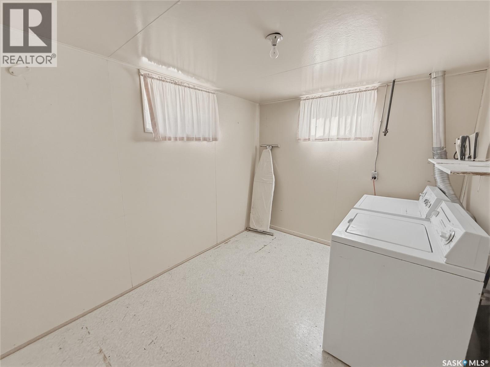 316 Dennis STREET — photo 21