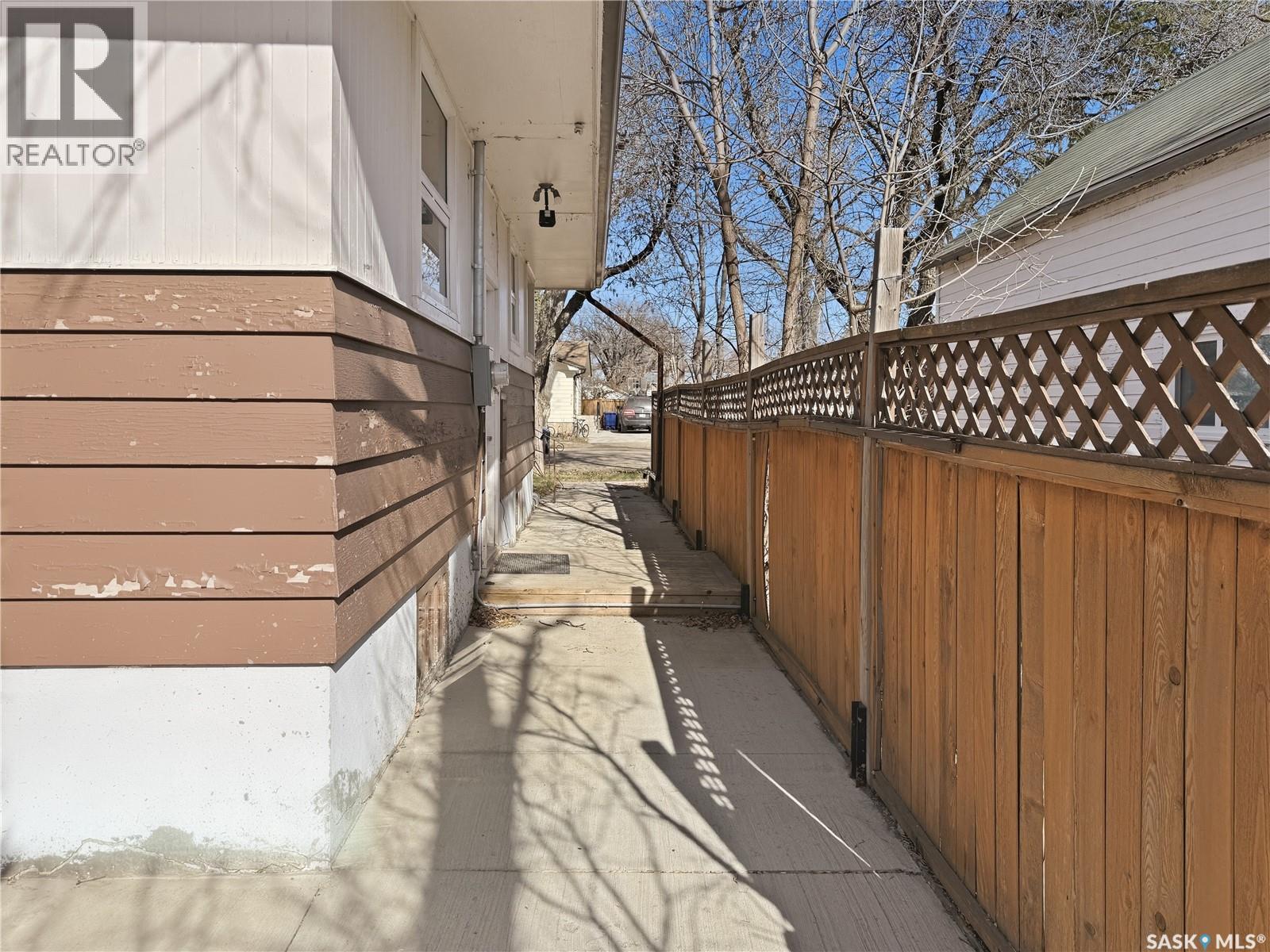 316 Dennis STREET — photo 27