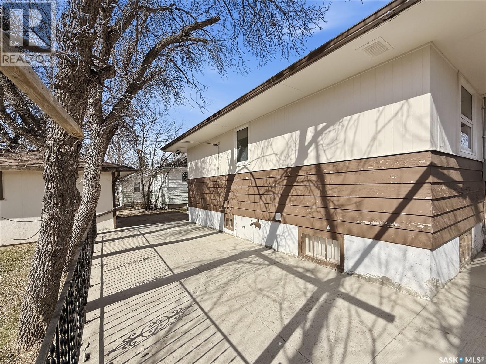 316 Dennis STREET — photo 24