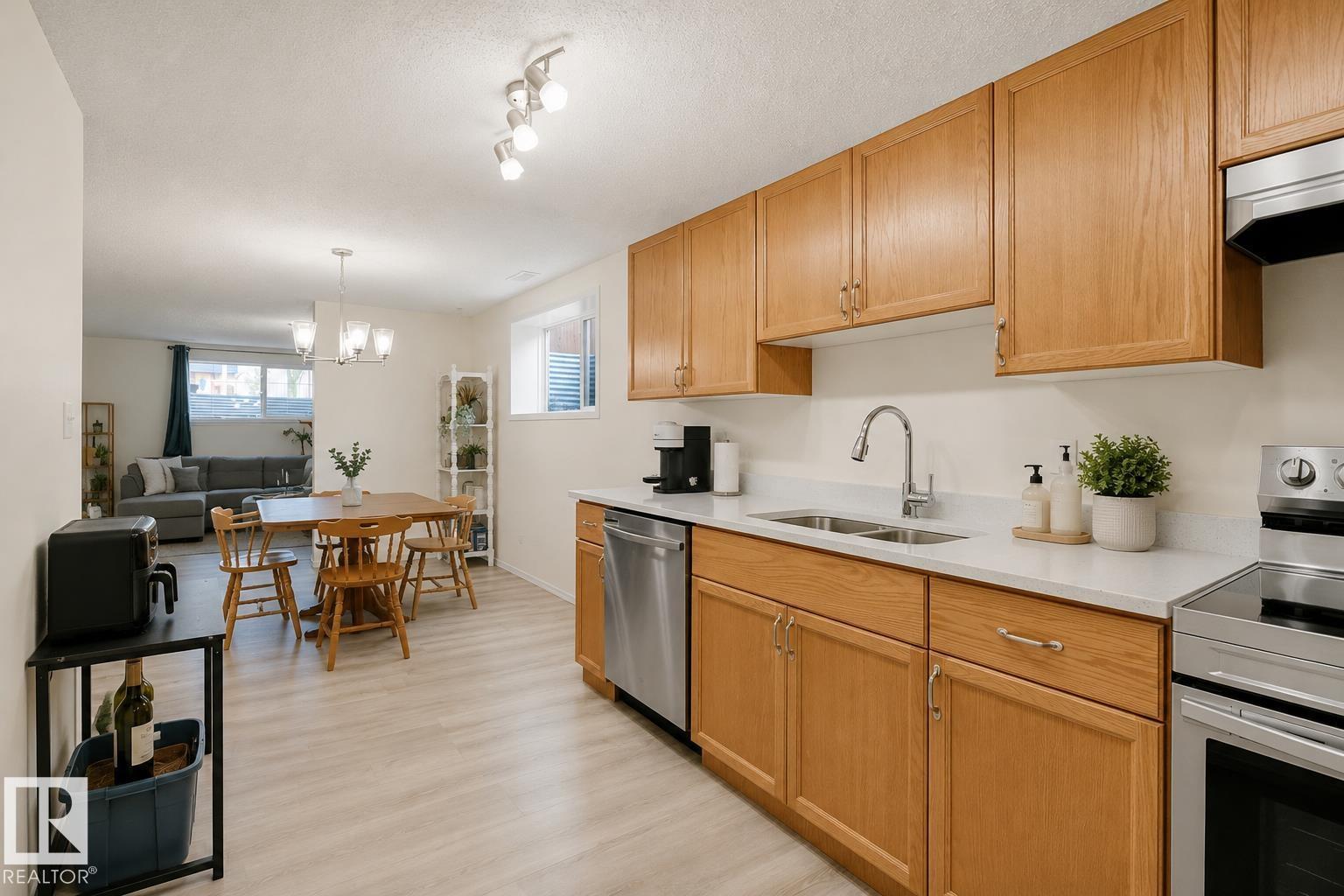 9745 71 AV NW, Edmonton