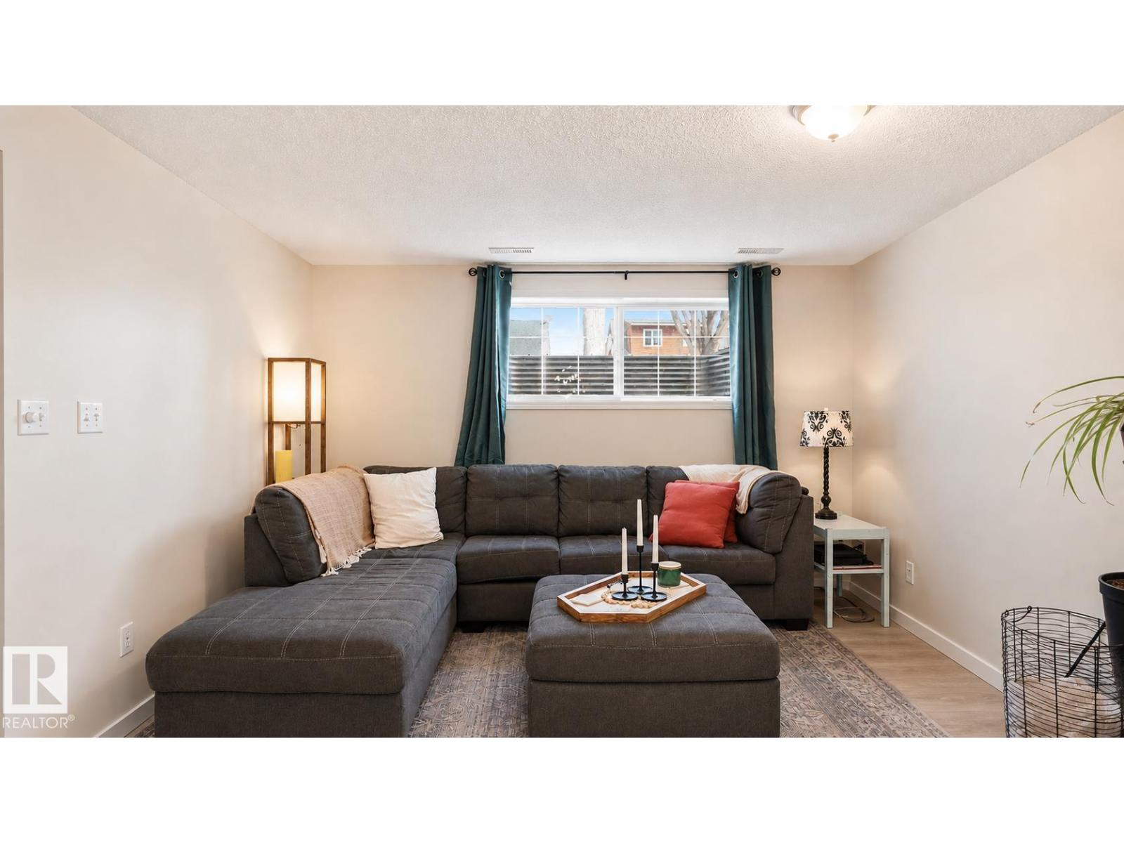 9745 71 AV NW, Edmonton