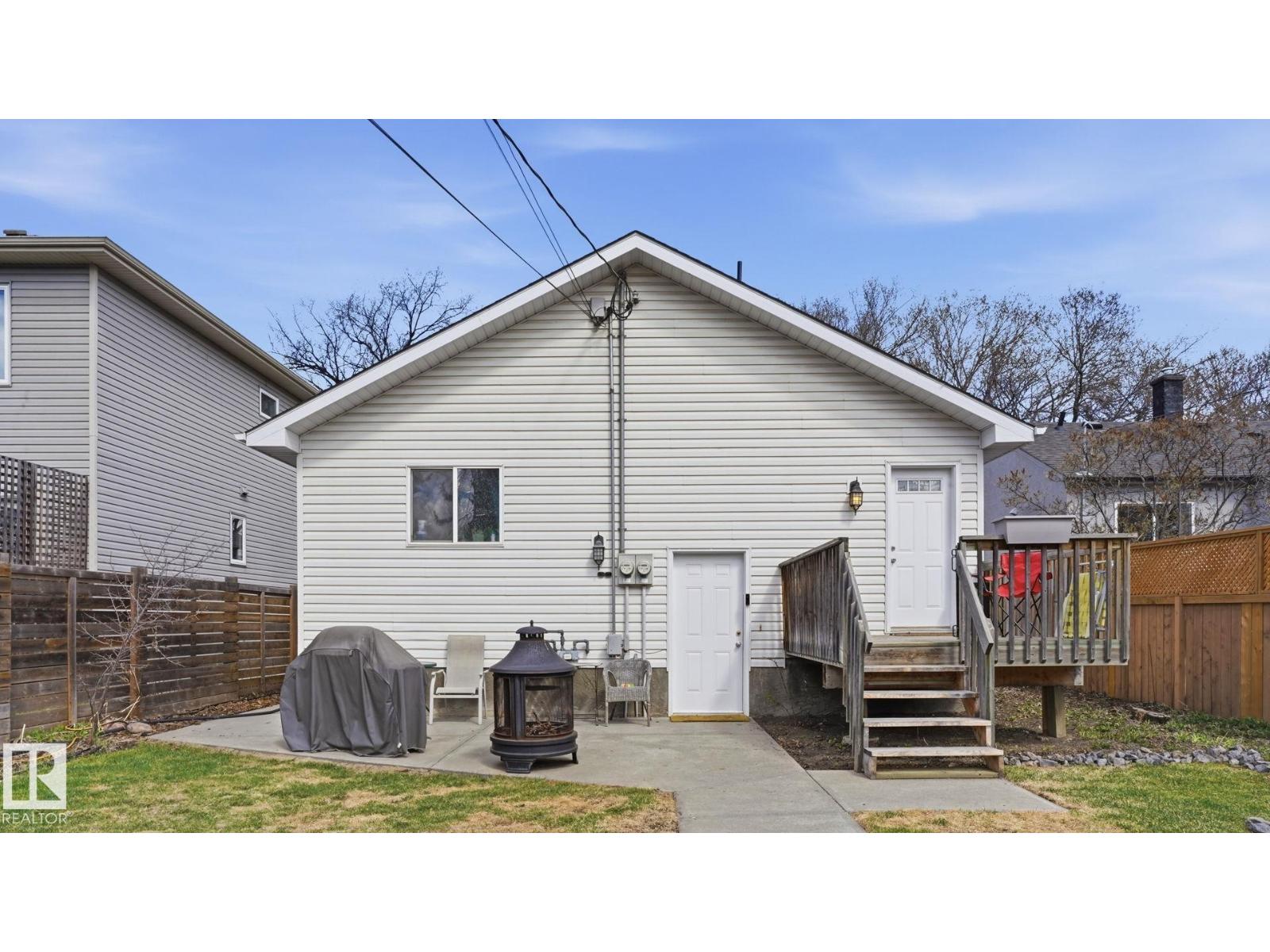 9745 71 AV NW, Edmonton
