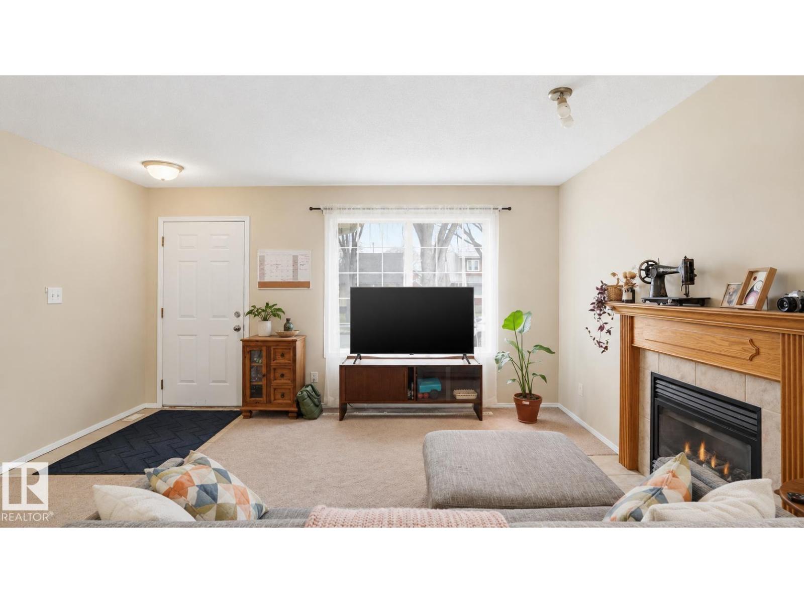 9745 71 AV NW, Edmonton
