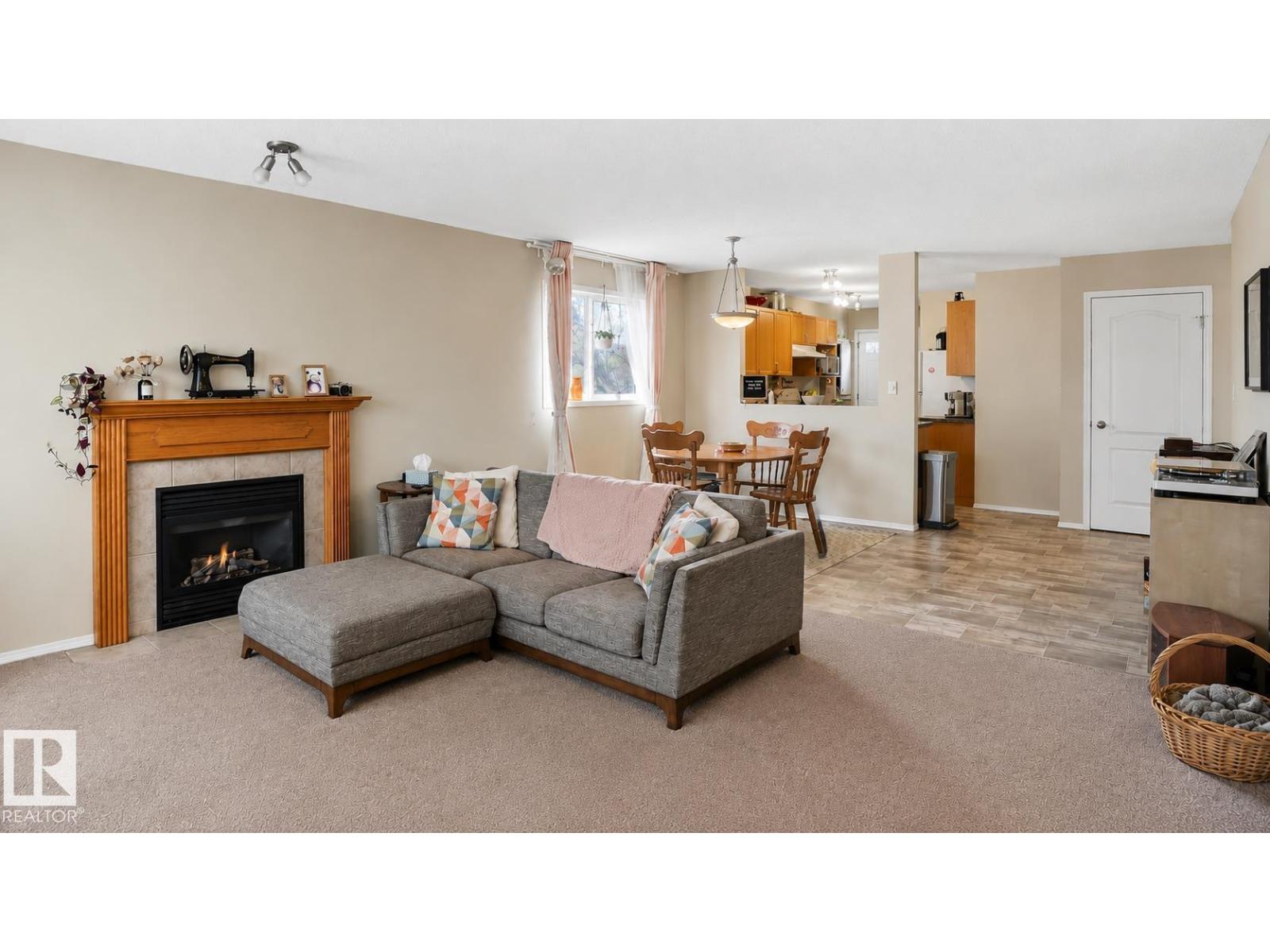 9745 71 AV NW, Edmonton
