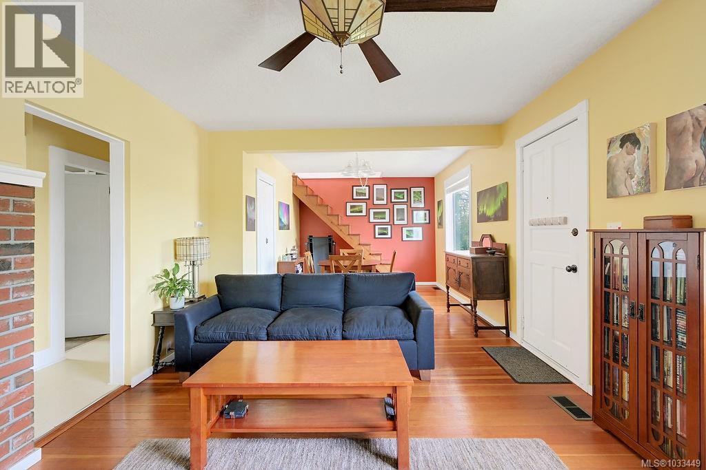 1877 San Pedro Avenue, Saanich