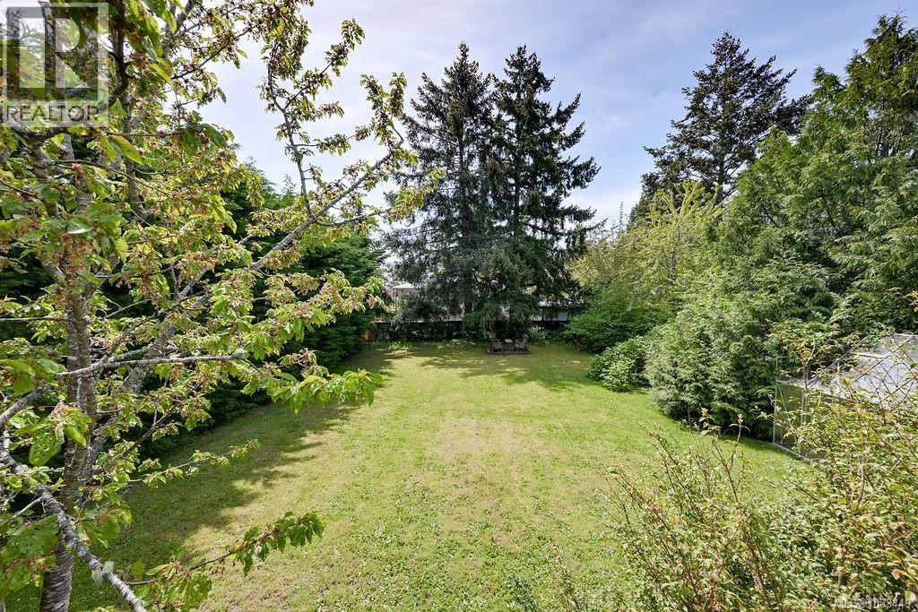  1877 San Pedro Avenue, Saanich