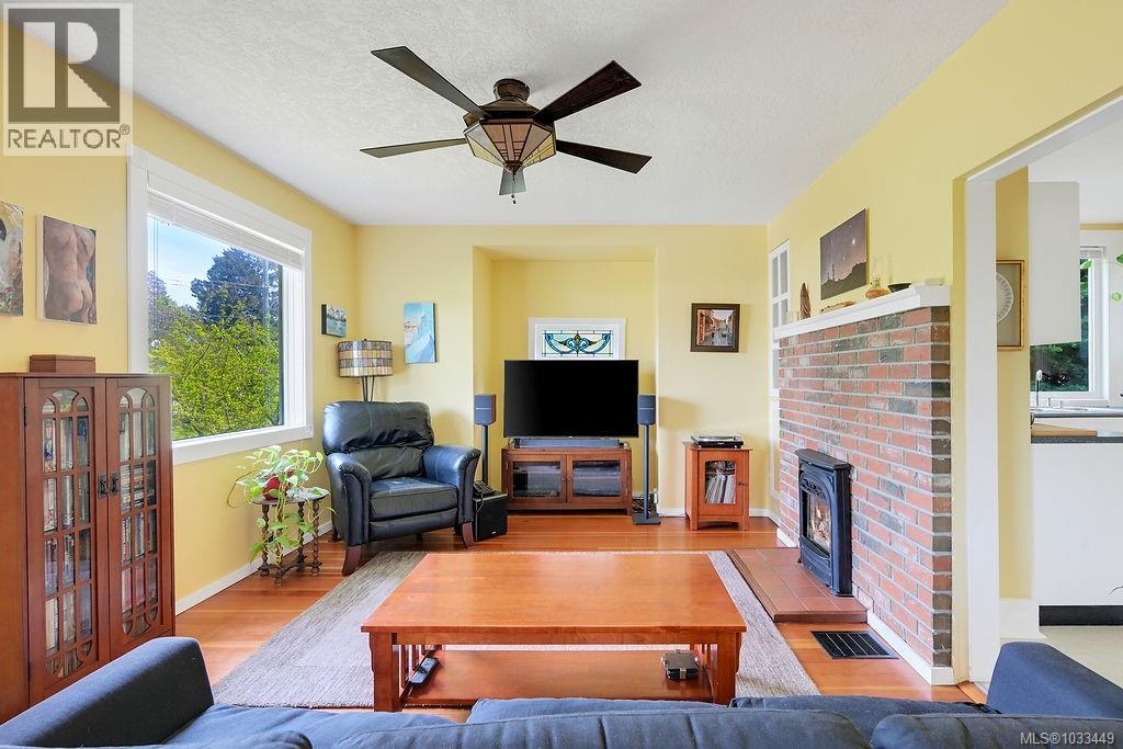  1877 San Pedro Avenue, Saanich