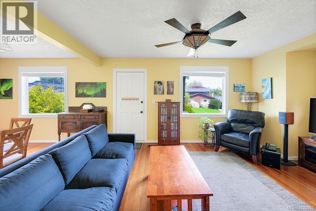  1877 San Pedro Avenue, Saanich