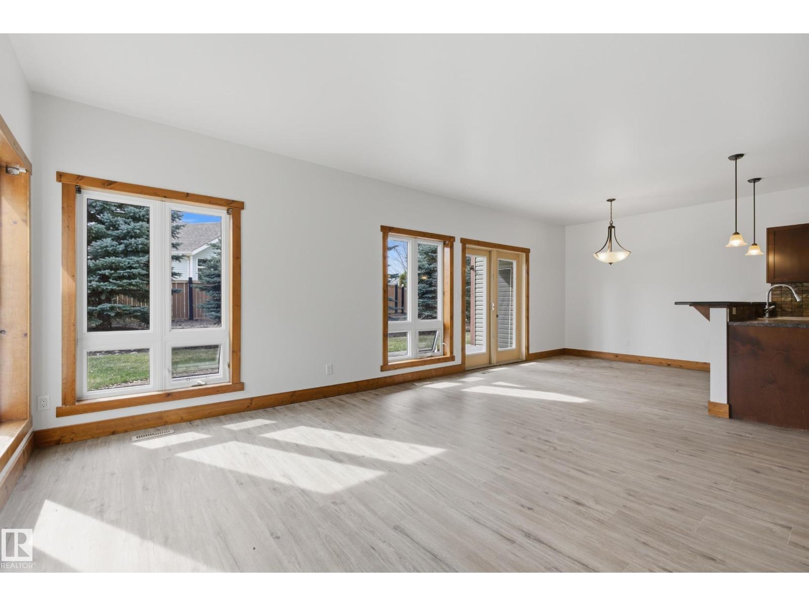 502 GRAYBRIAR GR, Stony Plain