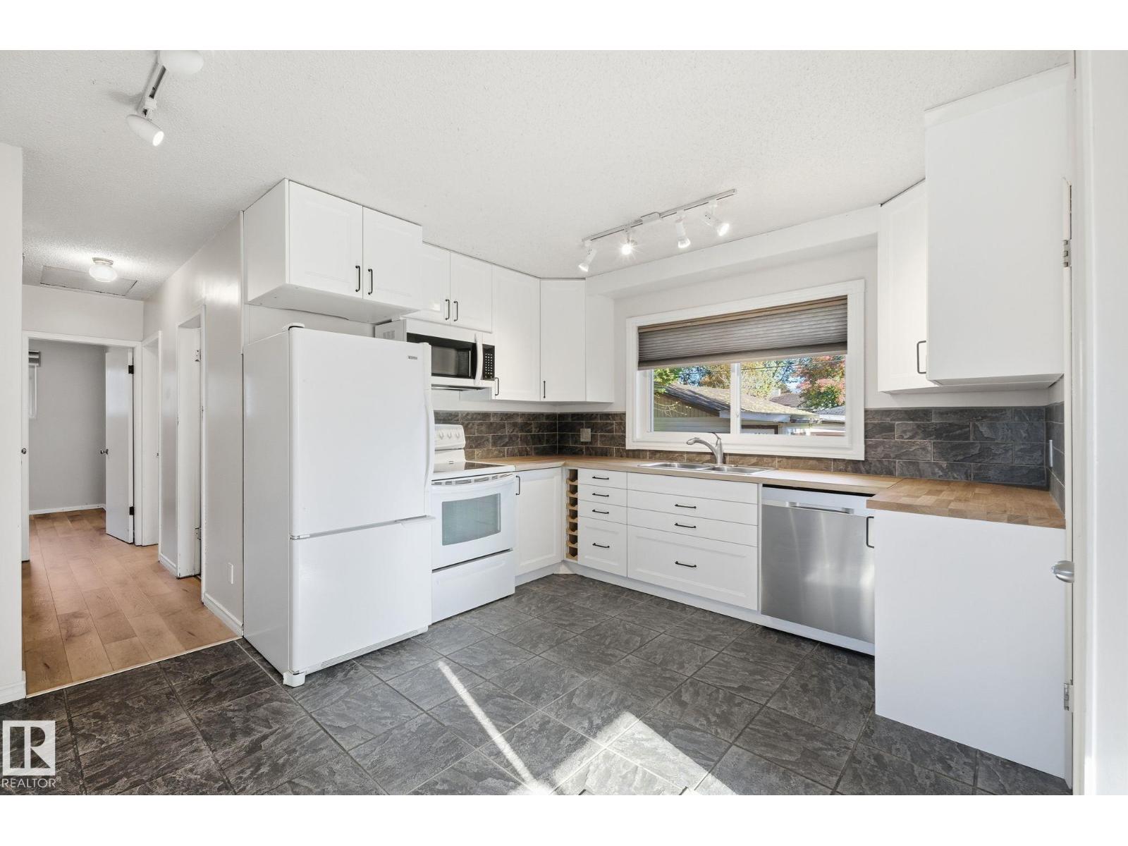 12107 53 ST NW - 12