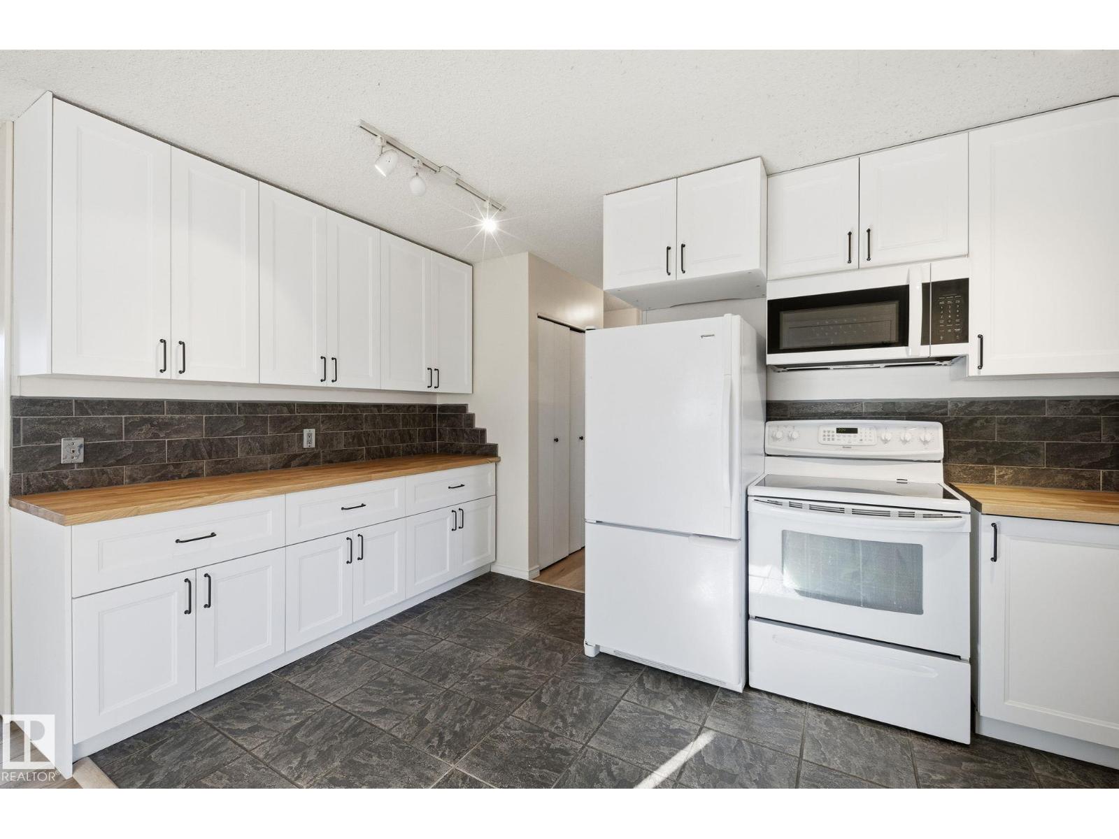 12107 53 ST NW - 15