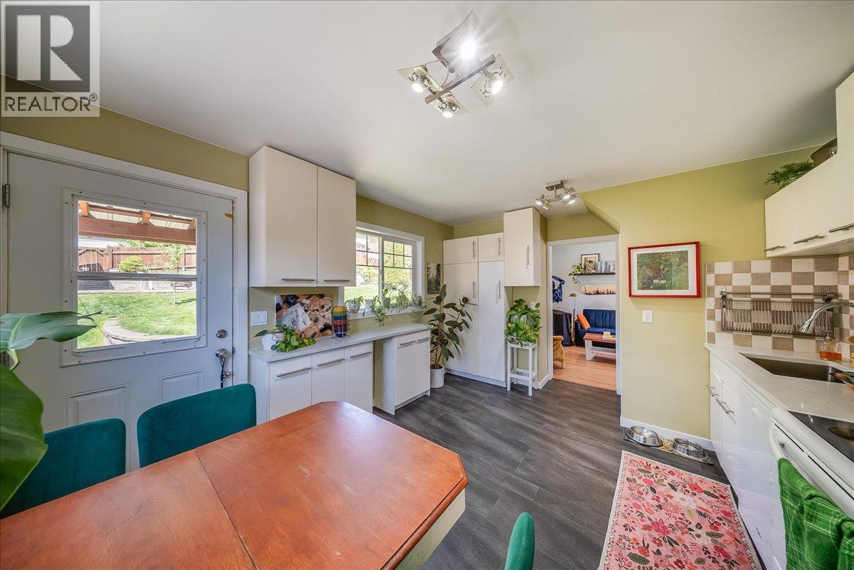 725 SHAKESPEARE Street - 9