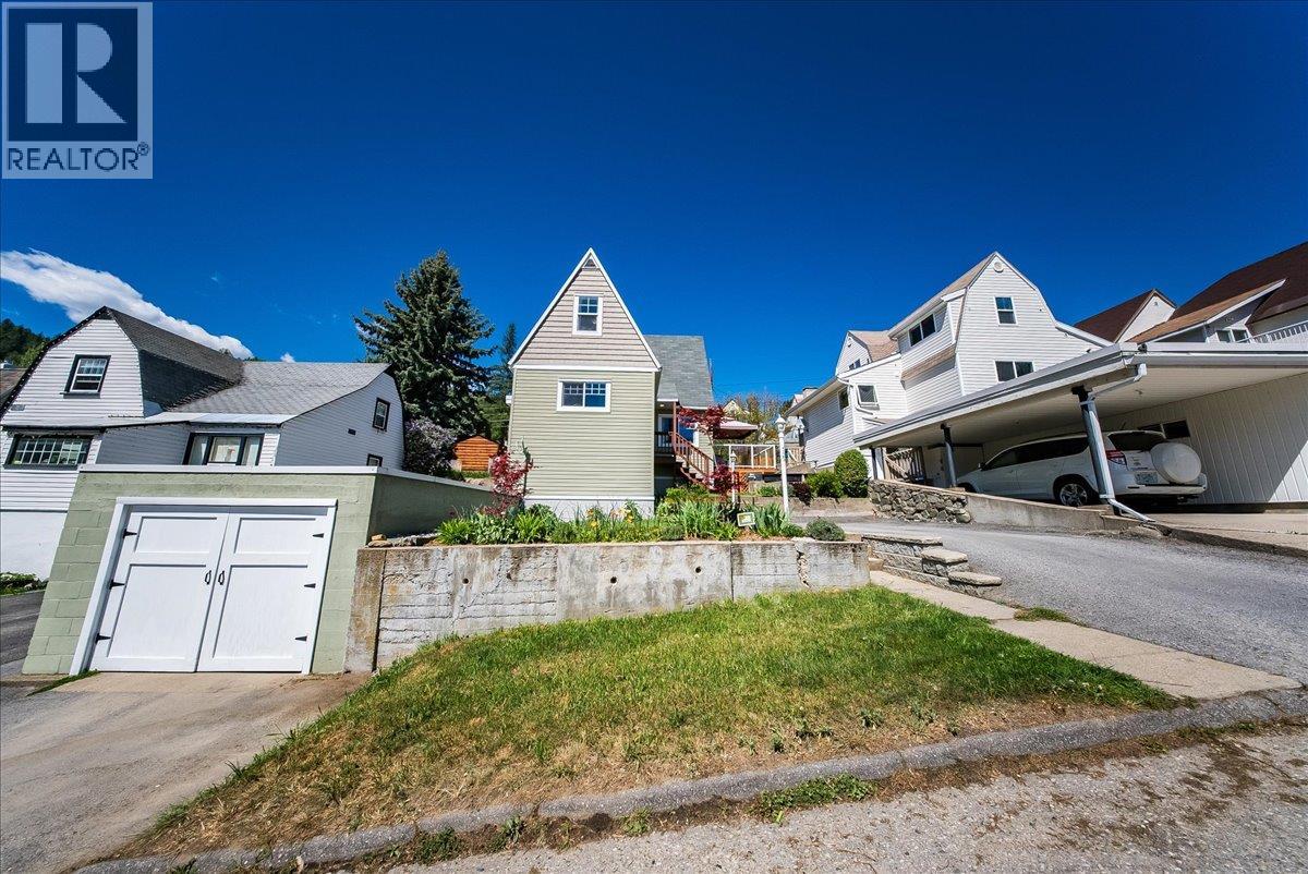 725 SHAKESPEARE Street - Image 2