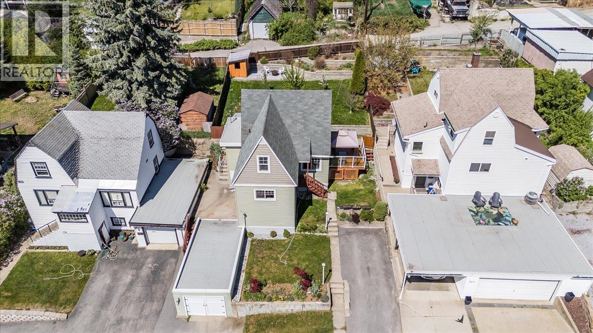725 SHAKESPEARE Street - 39