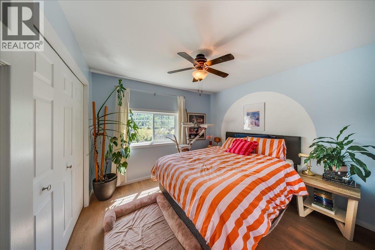 725 SHAKESPEARE Street - 11