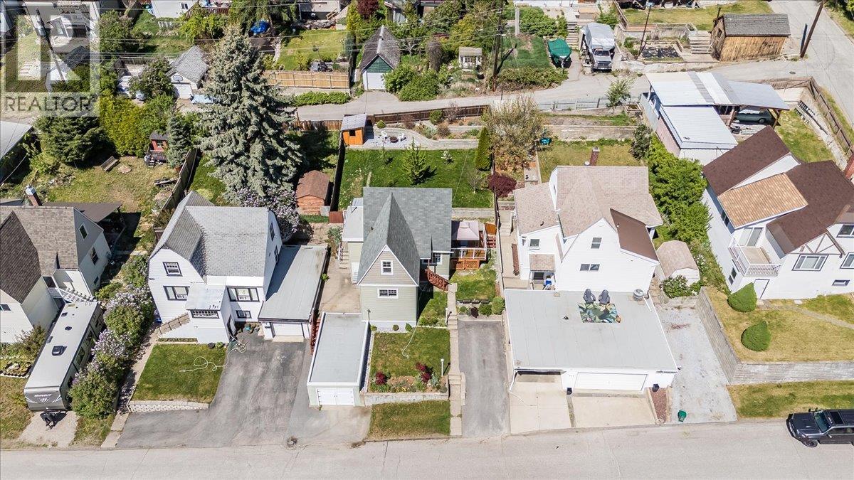 725 SHAKESPEARE Street - 40