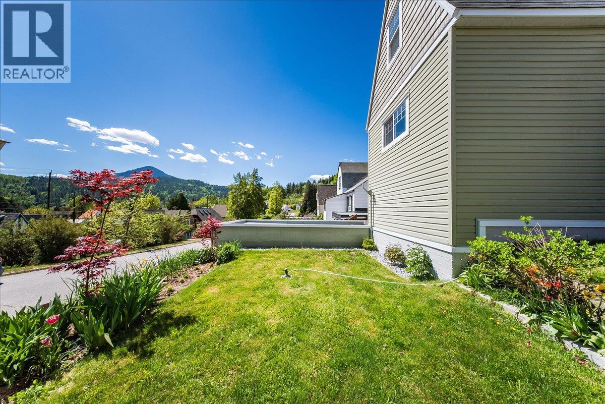 725 SHAKESPEARE Street - 30