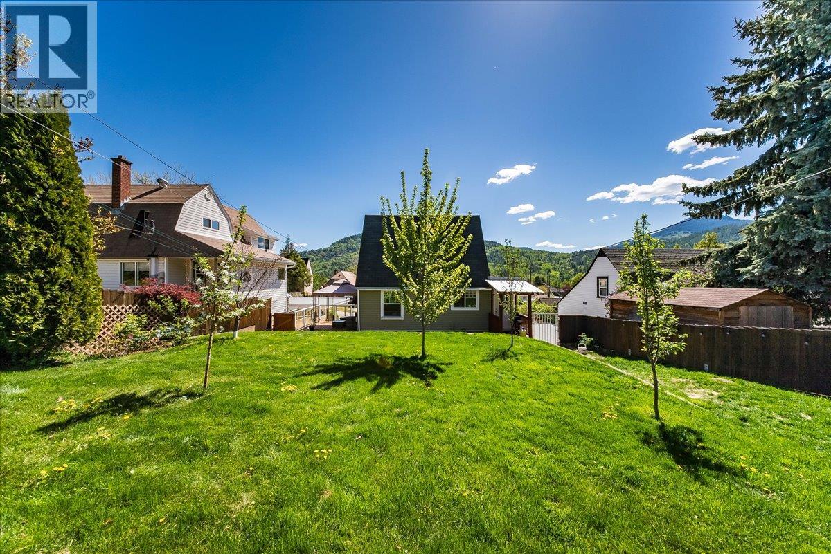 725 SHAKESPEARE Street - 34