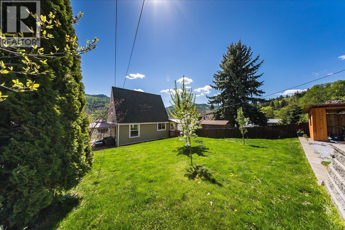 725 SHAKESPEARE Street - 36