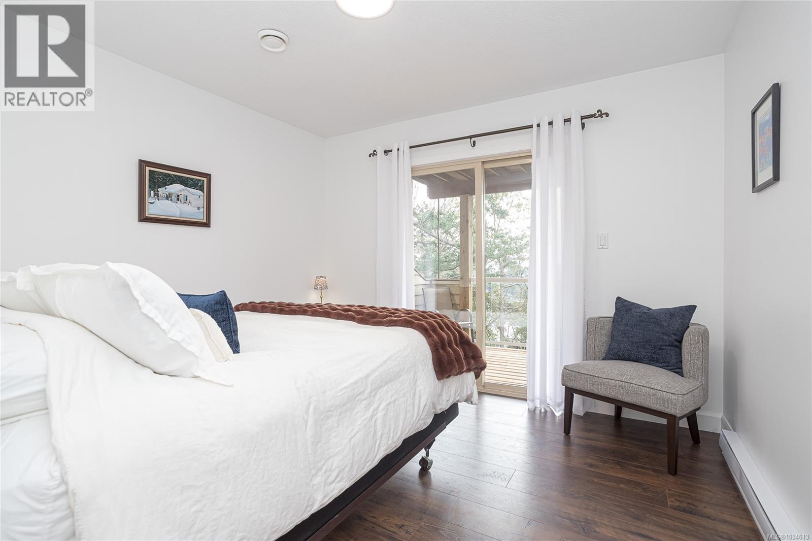 150 Rainbow Cres - 38