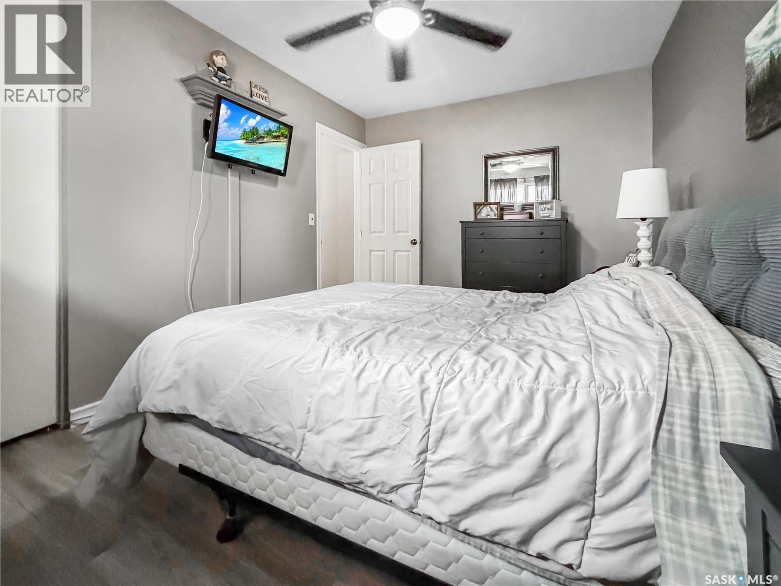 507 Dennis STREET — photo 17