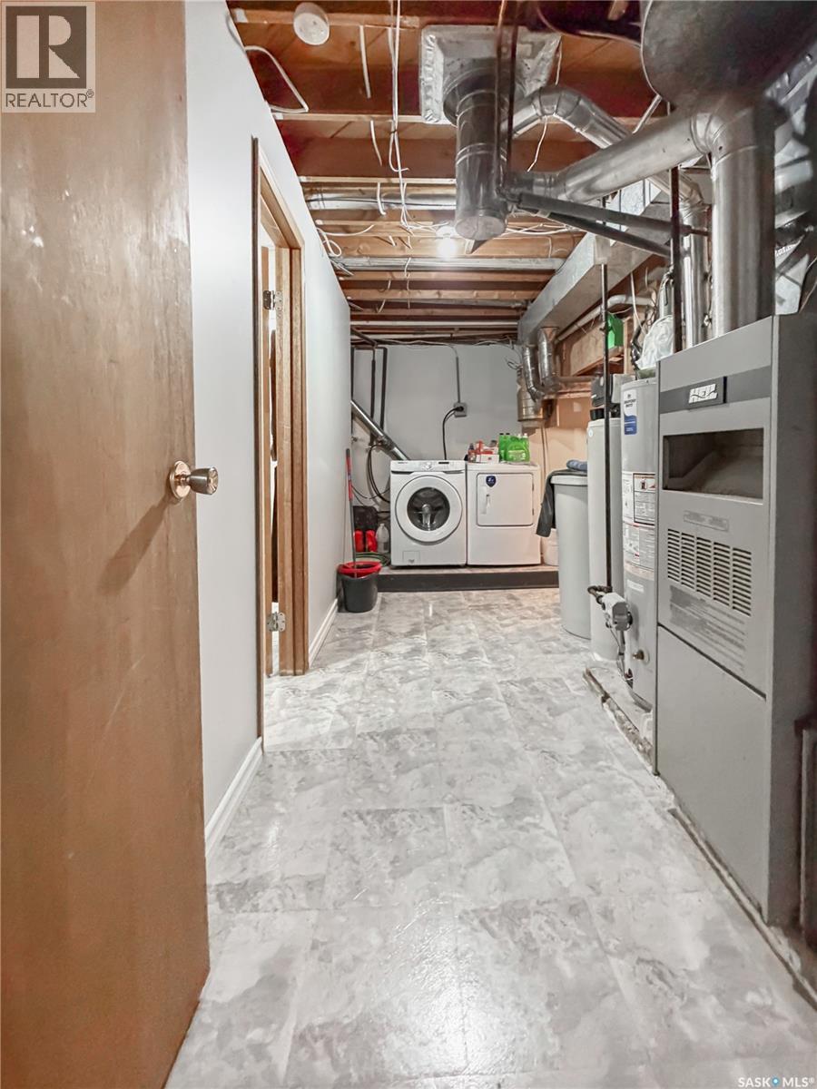 507 Dennis STREET — photo 26
