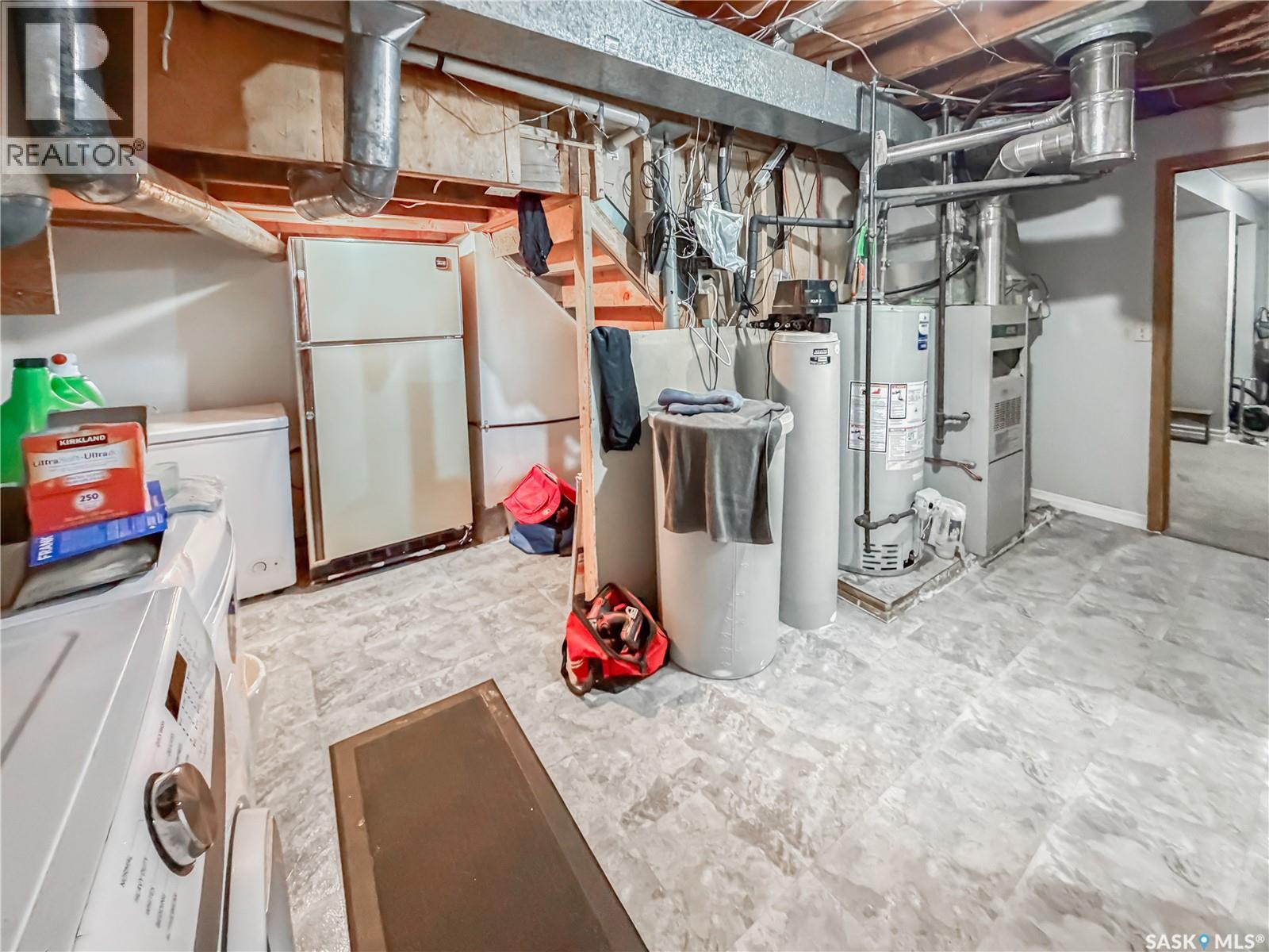 507 Dennis STREET — photo 29