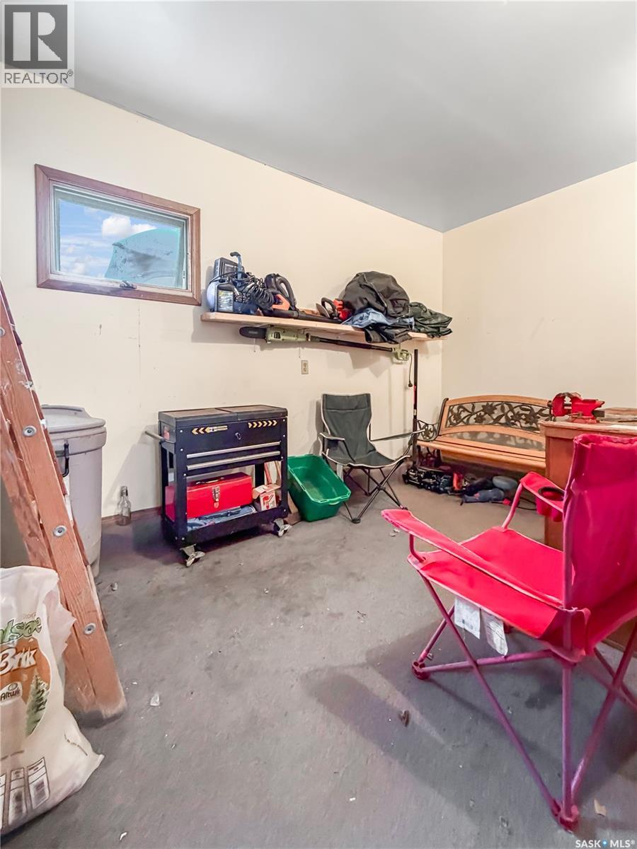 507 Dennis STREET — photo 36