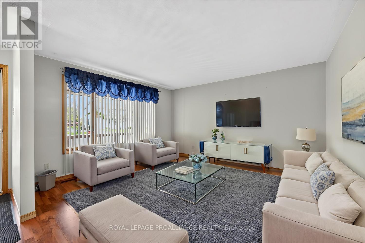 5126 MEADOWLAND DRIVE W - 8