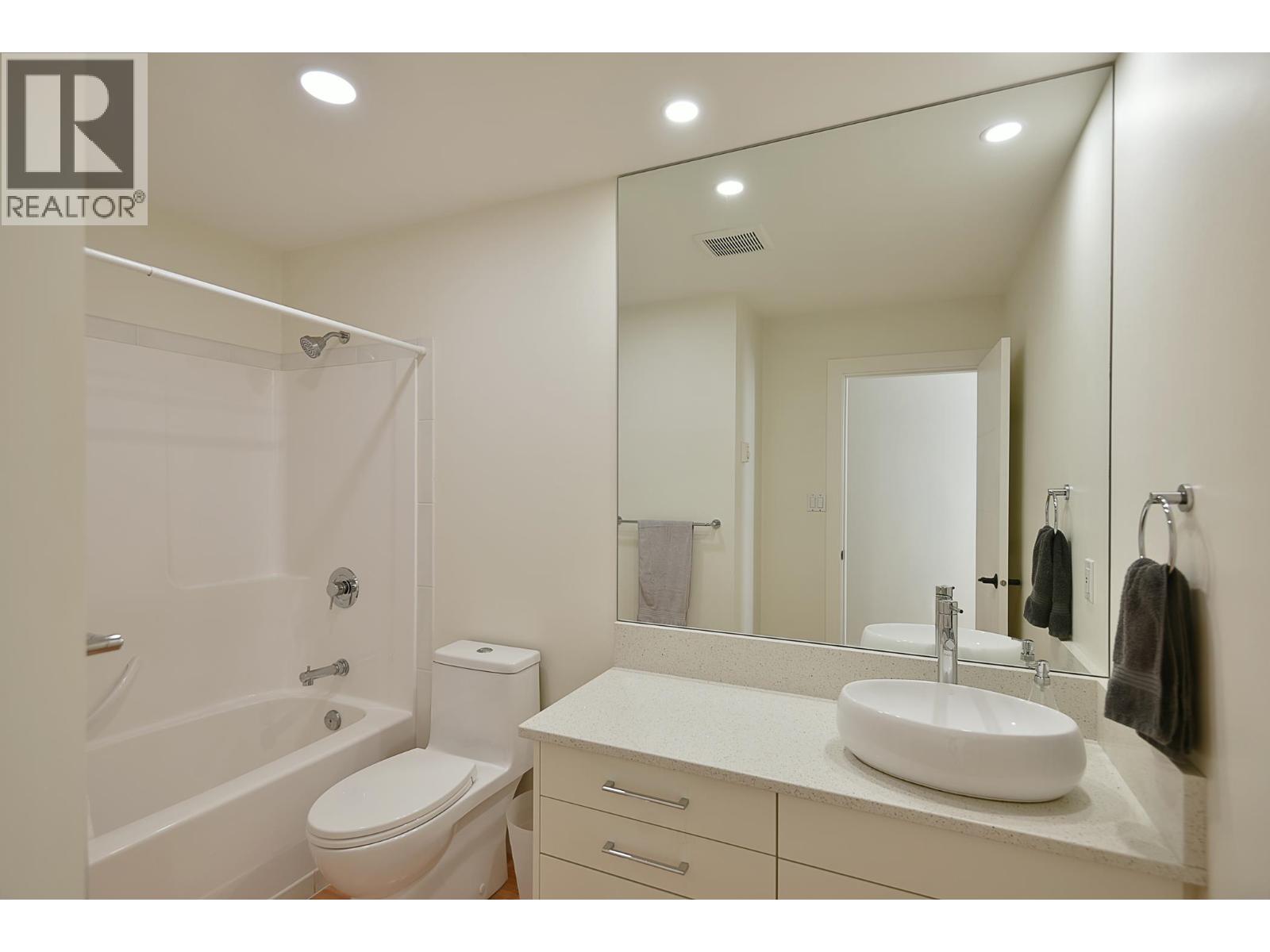 8071 WILDWOOD ROAD, Halfmoon Bay