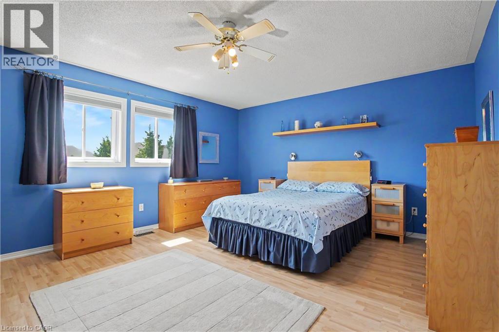 22 WATERWHEEL Crescent, Waterdown, Ontario, L9H7B8 — Photo 16
