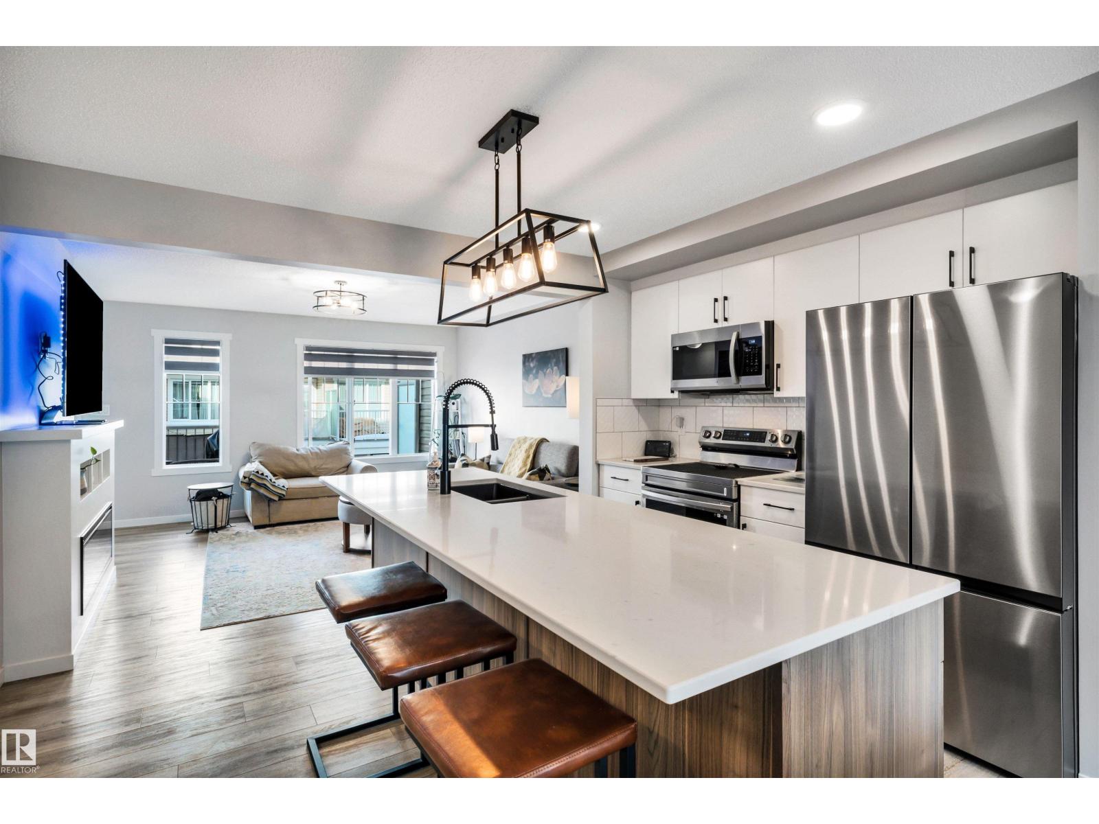 #70 17832 78 ST NW - 11