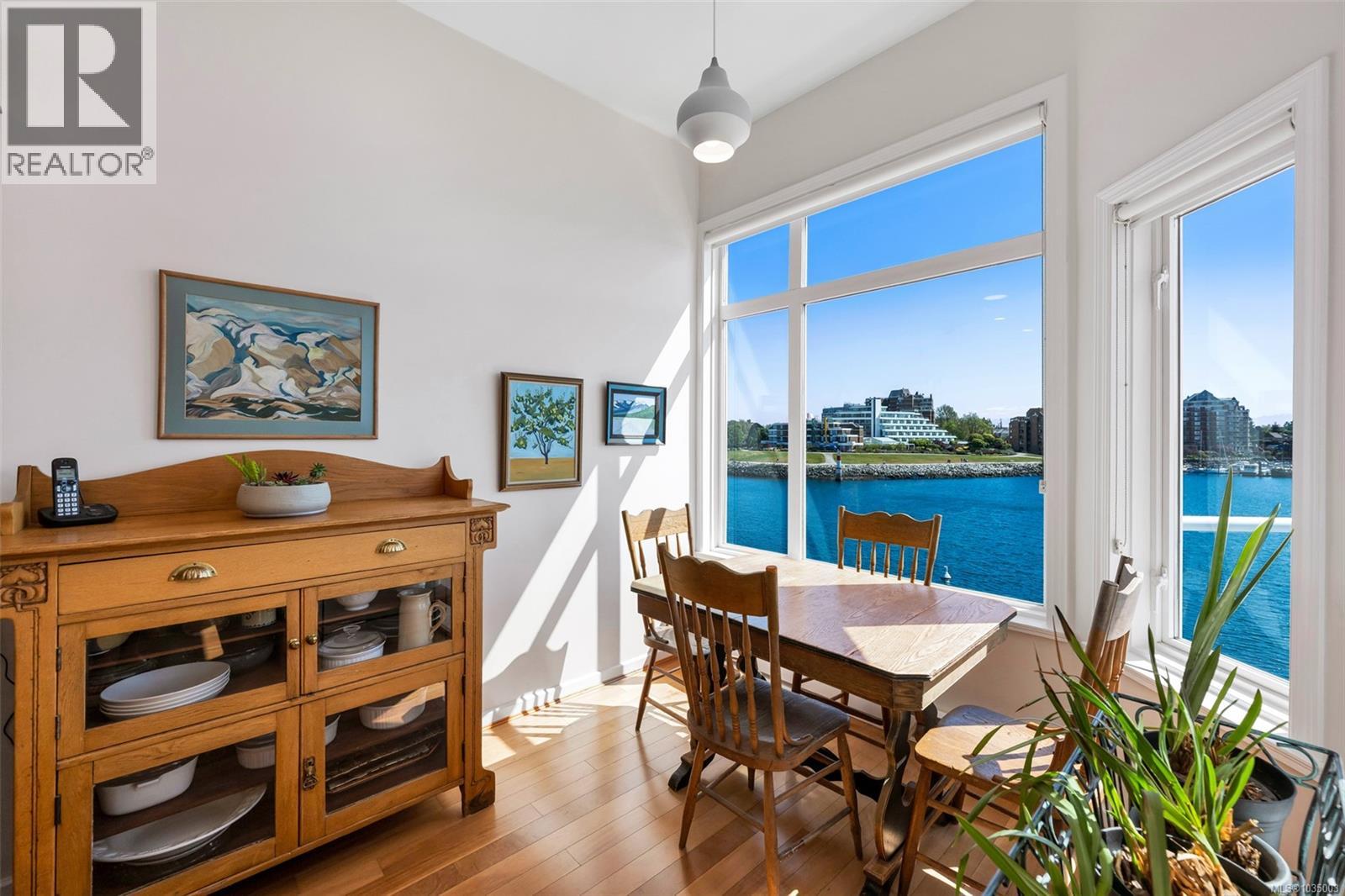 305 55 Songhees Road, Victoria