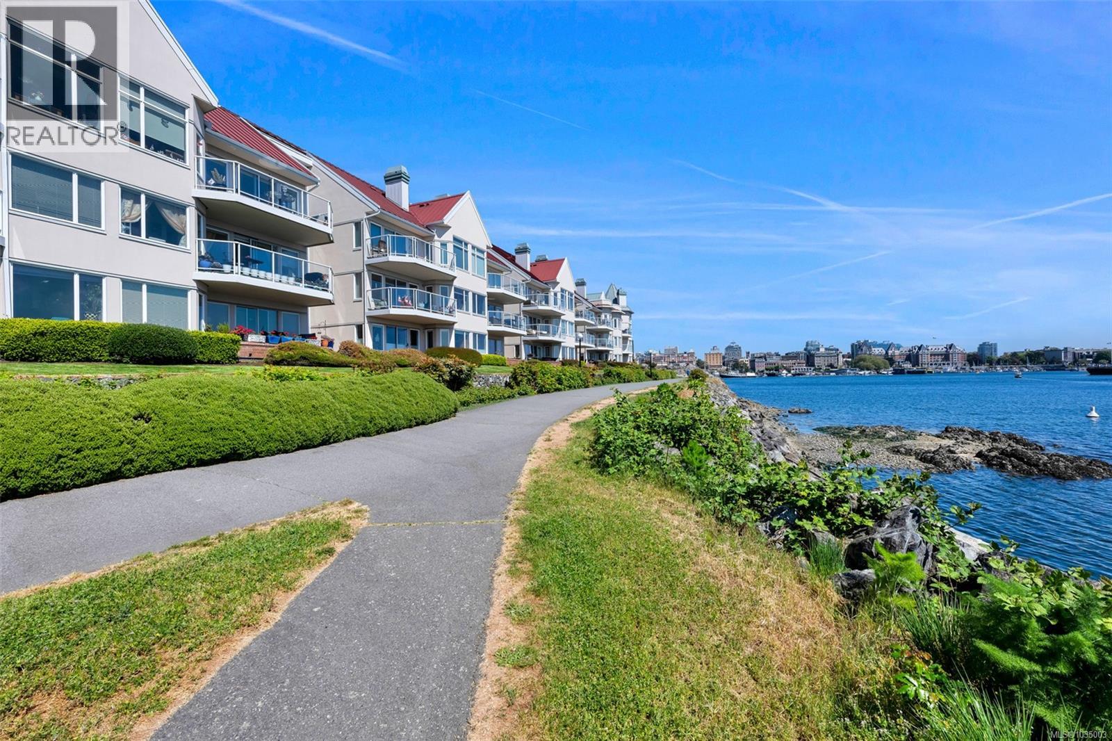 305 55 Songhees Road, Victoria