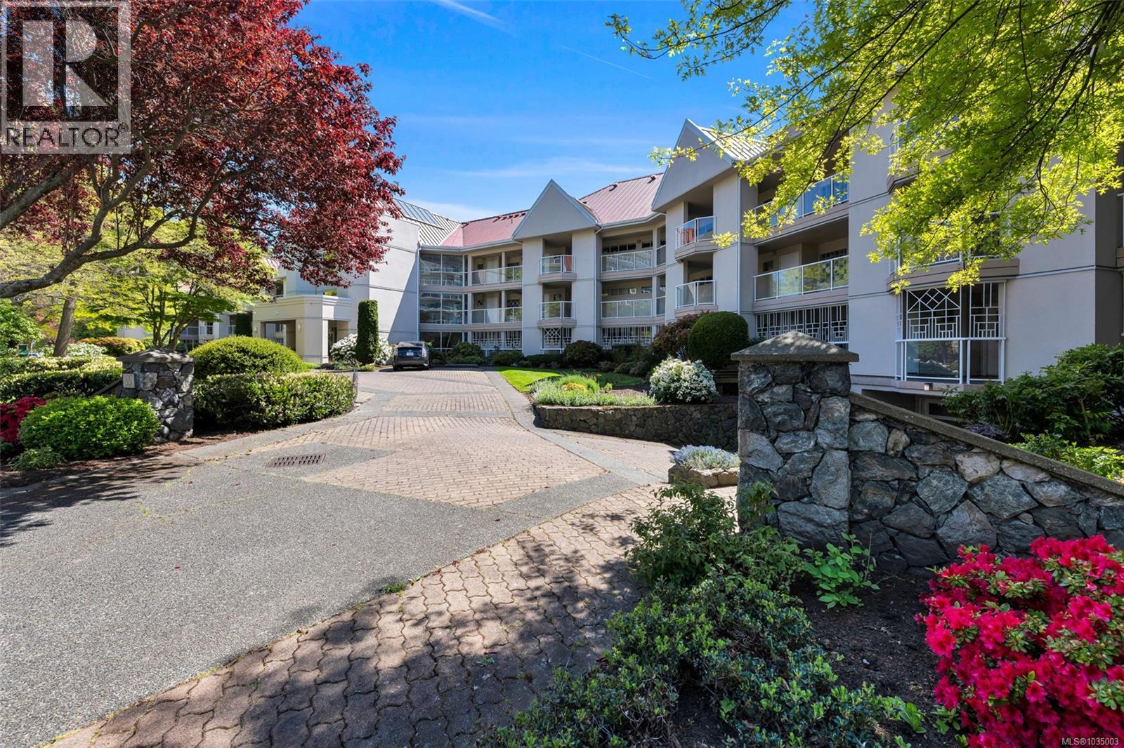 305 55 Songhees Road, Victoria