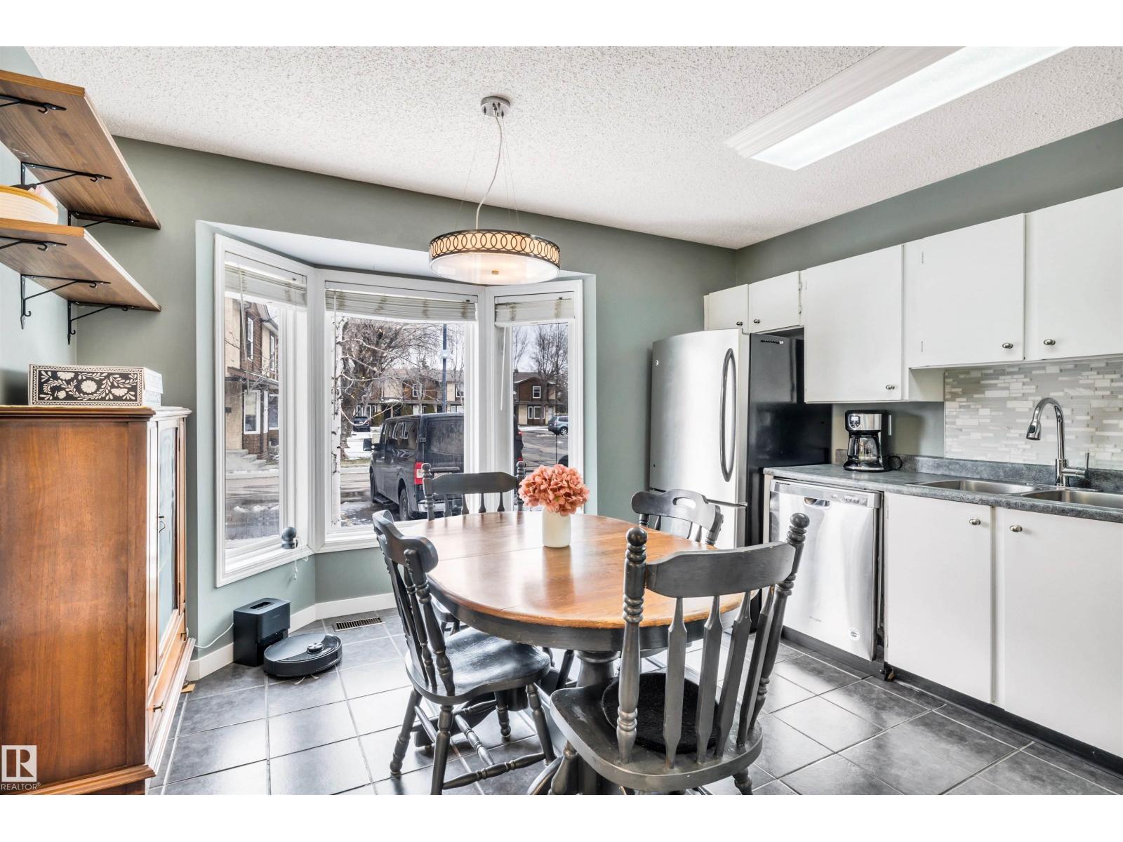#40 10205 158 AV NW, Edmonton