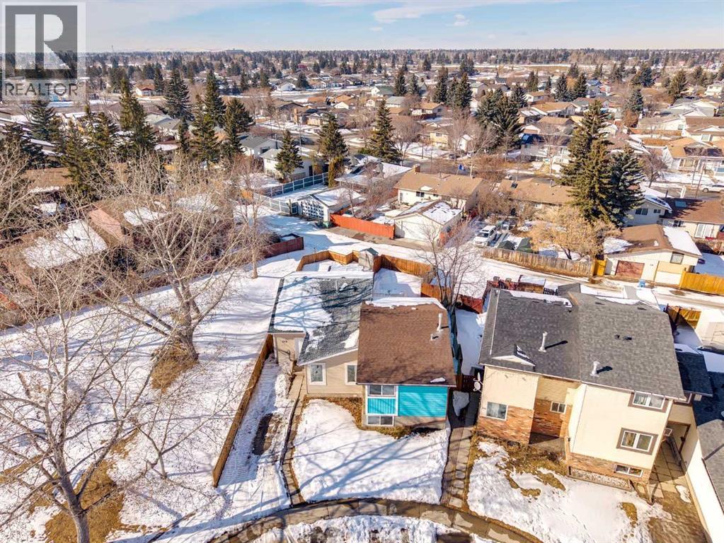 217 Aboyne Place NE - 27