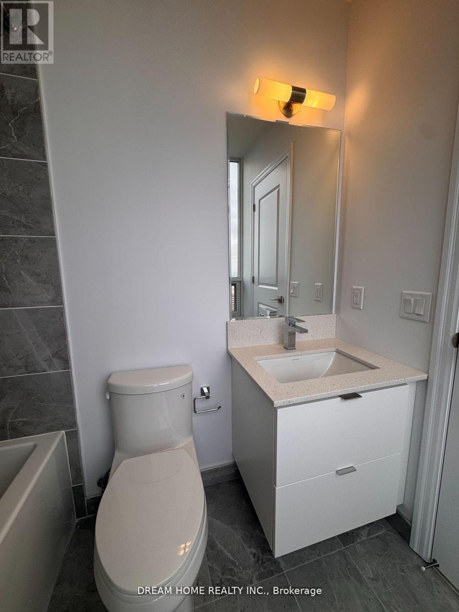 #3010 30 ELM DRIVE W - 26
