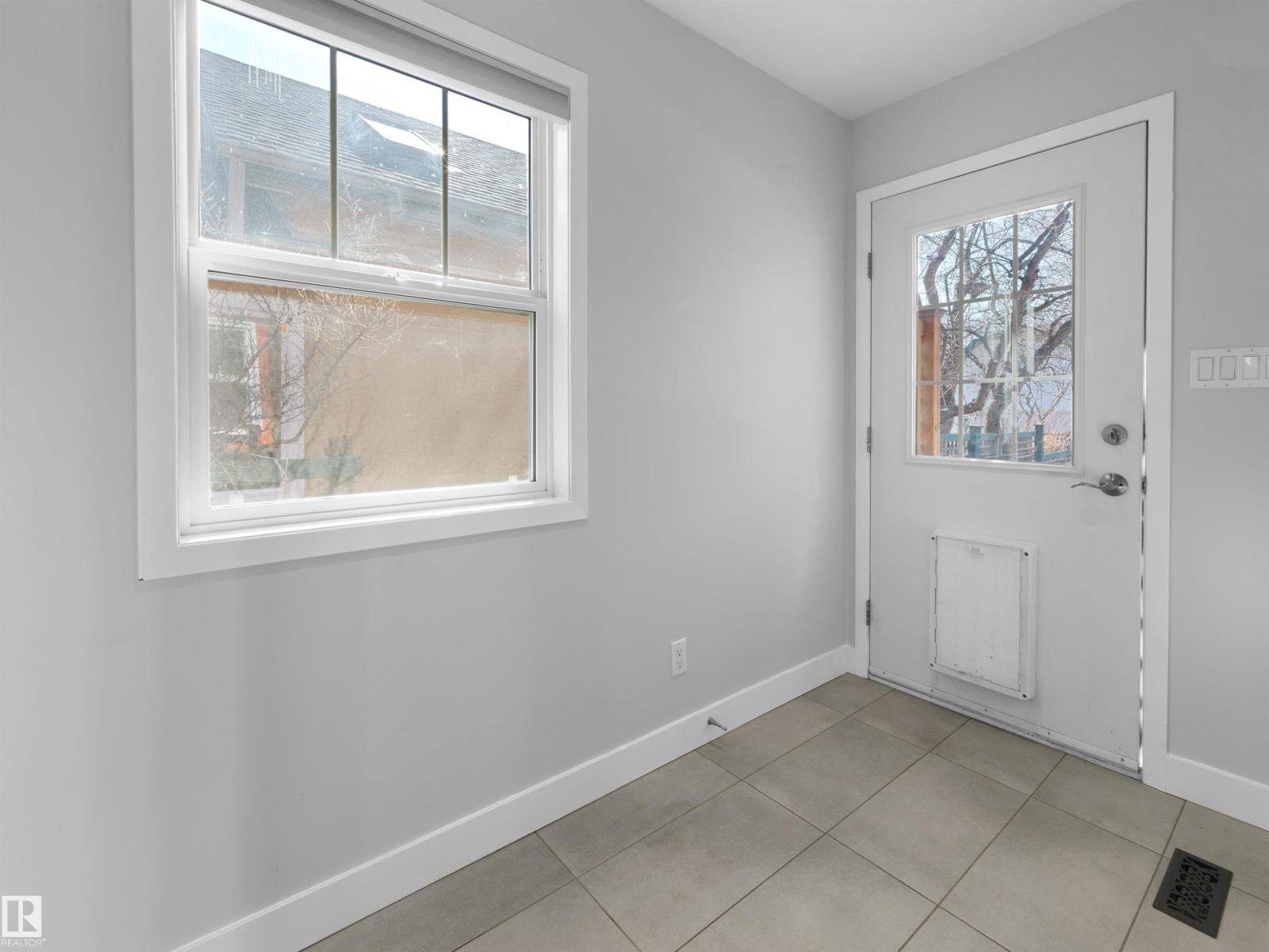 9815 90 AV NW, Edmonton
